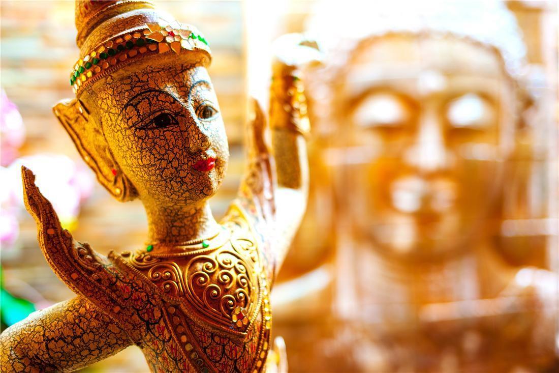 Grand Hotel Binz Exterior foto A golden statue of a female yaksha