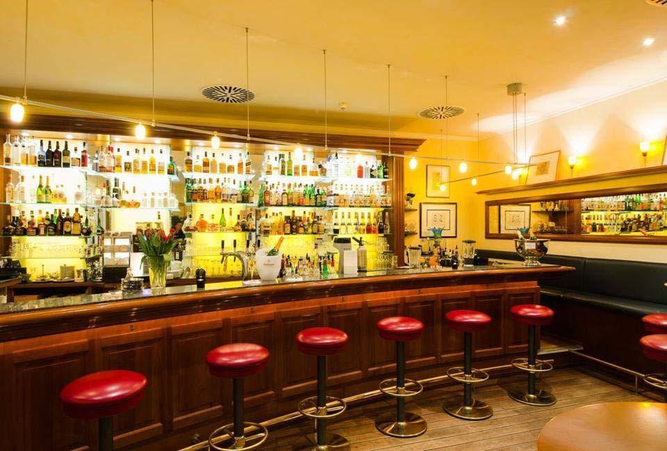 Grand Hotel Binz Exterior foto The bar at the Ivy