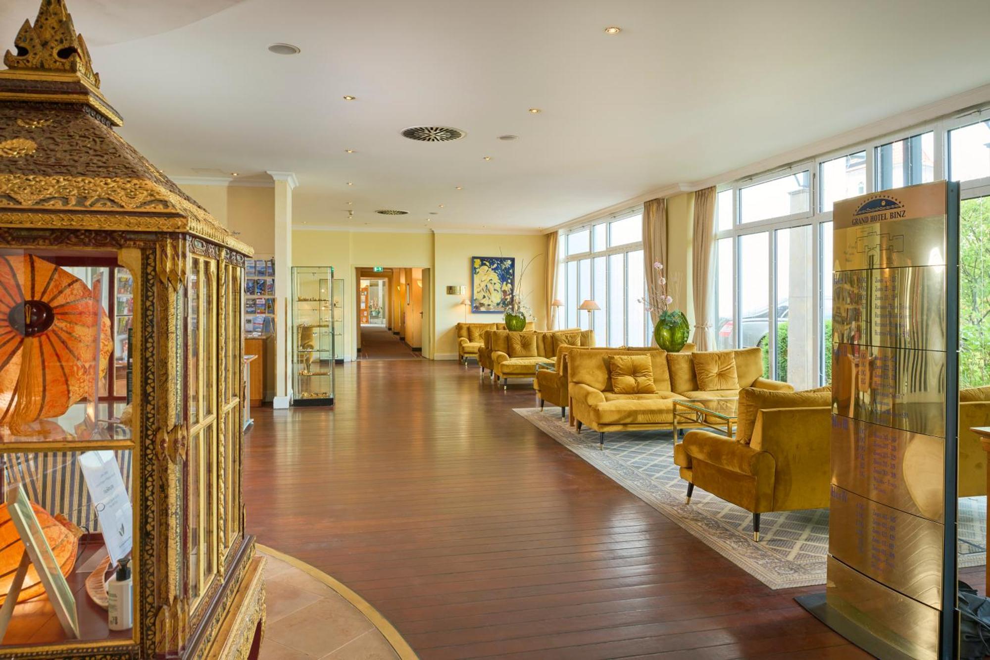 Grand Hotel Binz Exterior foto The lounge at the airport