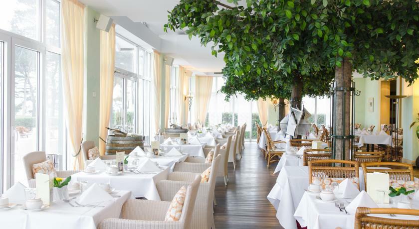 Grand Hotel Binz Exterior foto Restaurant